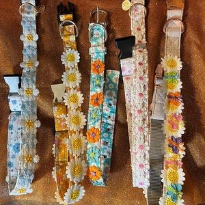 ORIGINAL LARGE COLLARS!!DOG COLLARS DECORATED W/FLOWERS AND DIFFERENT DECORATION